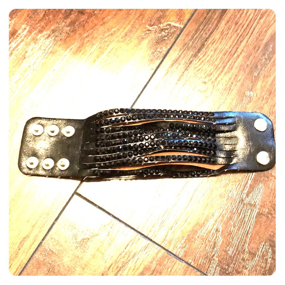 Black Gem cuff bracelet